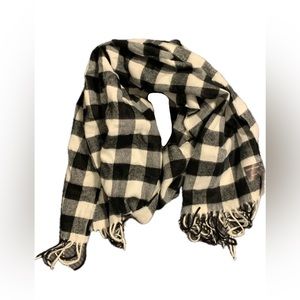 {KHOLS} TASSLE Scarf NWT